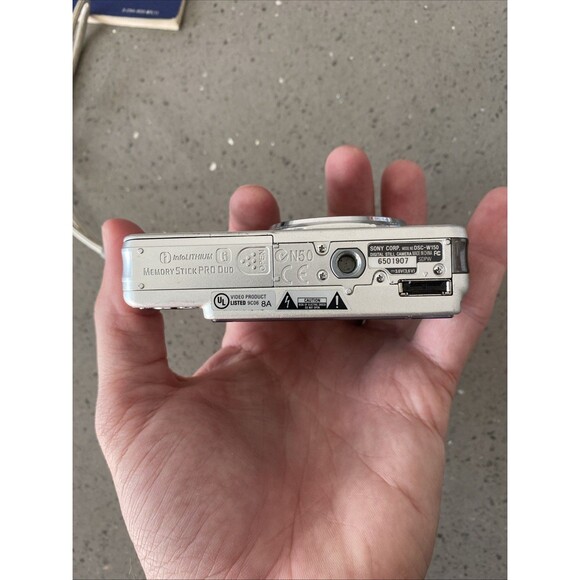 Sony Cybershot DSC-W150 Digital Camera 8.1 W/ Memory Stick & Battery/Charger - Picture 4 of 8